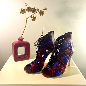 Gianni Bini sandal. Multi color. Only worn ONCE. Great condition! Size 9.5 M.